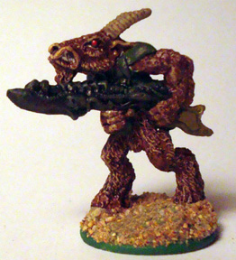 3243a Phagon Beastman with combat-needler - advancing 